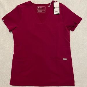 Figs Casma Three-Pocket scrub top NWT, Dark Magenta